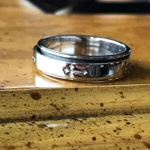 Sterling Silver Cross Band Ring Size 6